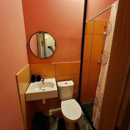 Queens Safehouse Affittacamere Brozany nad Ohri
